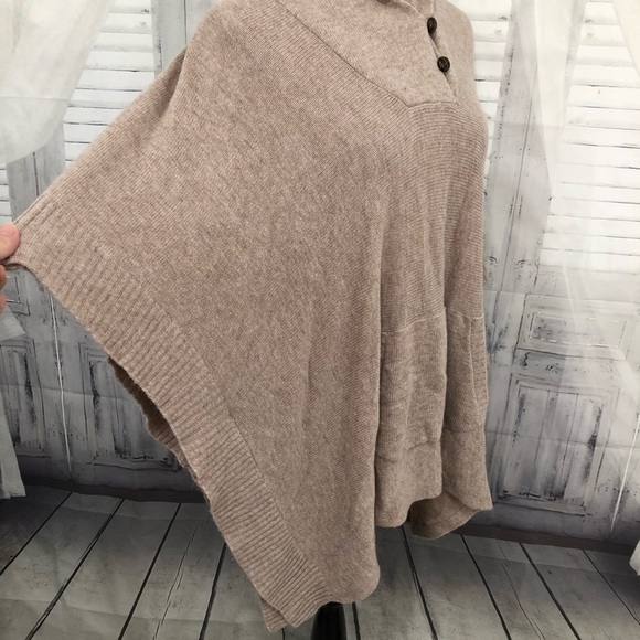 Love Stitch Small Poncho Sweater Cap Pocket Tan - Picture 10 of 13